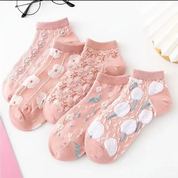 3 for $26 - Socks 5 pair Pink Floral Ankle Socks - Picture 3 of 5